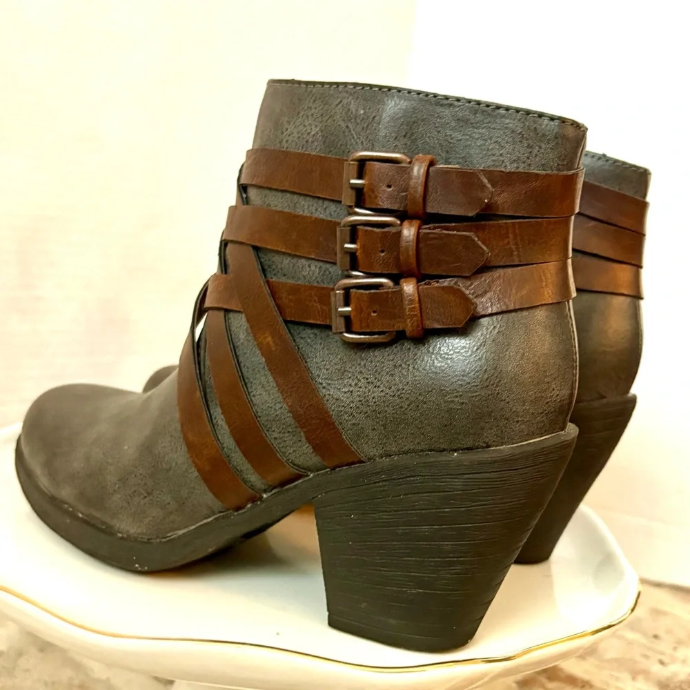 Women’s EuroSoft by Sofft Phoebe Buckle Ankle Booties size 7